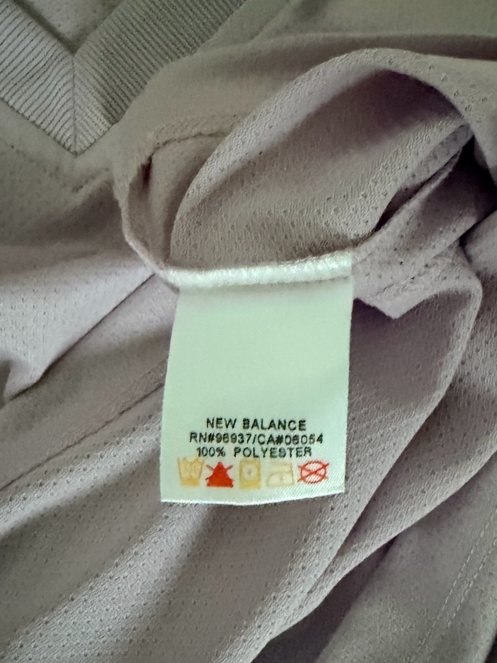 New Balance Lavender Gray Women's Athletic V-Neck Top Size Medium Like New - Picture 5 of 5